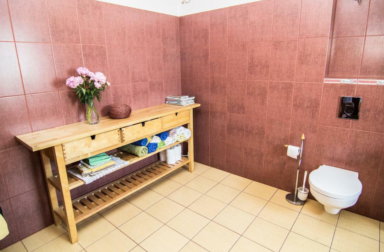 Willa Szymbark - Basen, Sauna, Balia, Jacuzzi, Dom Caloroczny W Szymbarku ภายนอก รูปภาพ